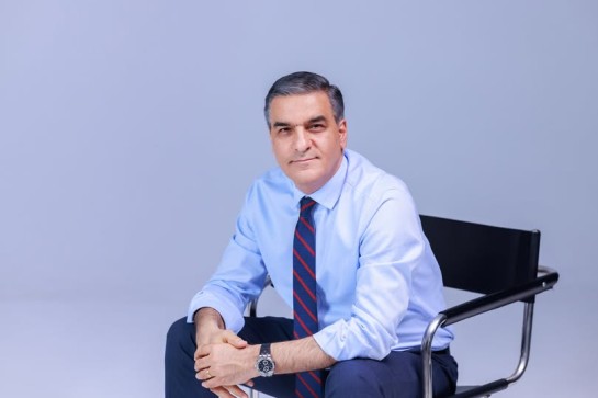 Պեռաշկի ուտող իդիոտներ, որ իրար պարգևավճար են բաժանում, թե՞ անվճար կրթություն համալսարանում երիտասարդների համար. Արման Թաթոյան
