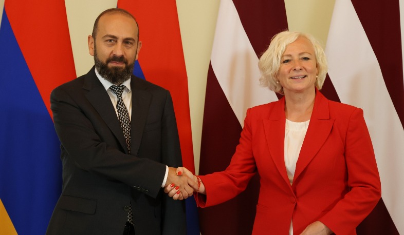 Արարատ Միրզոյանը հանդիպել է Լատվիայի Սաեյմայի նախագահ Դայգա Միերինյայի հետ