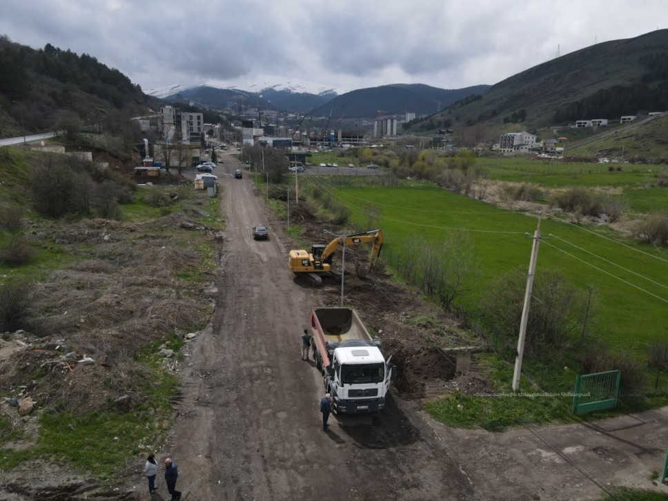 Հիմնանորոգվում է Ծաղկաձորի մուտքից մինչև ճոպանուղի տանող 5կմ երկարությամբ ճանապարհահատվածը