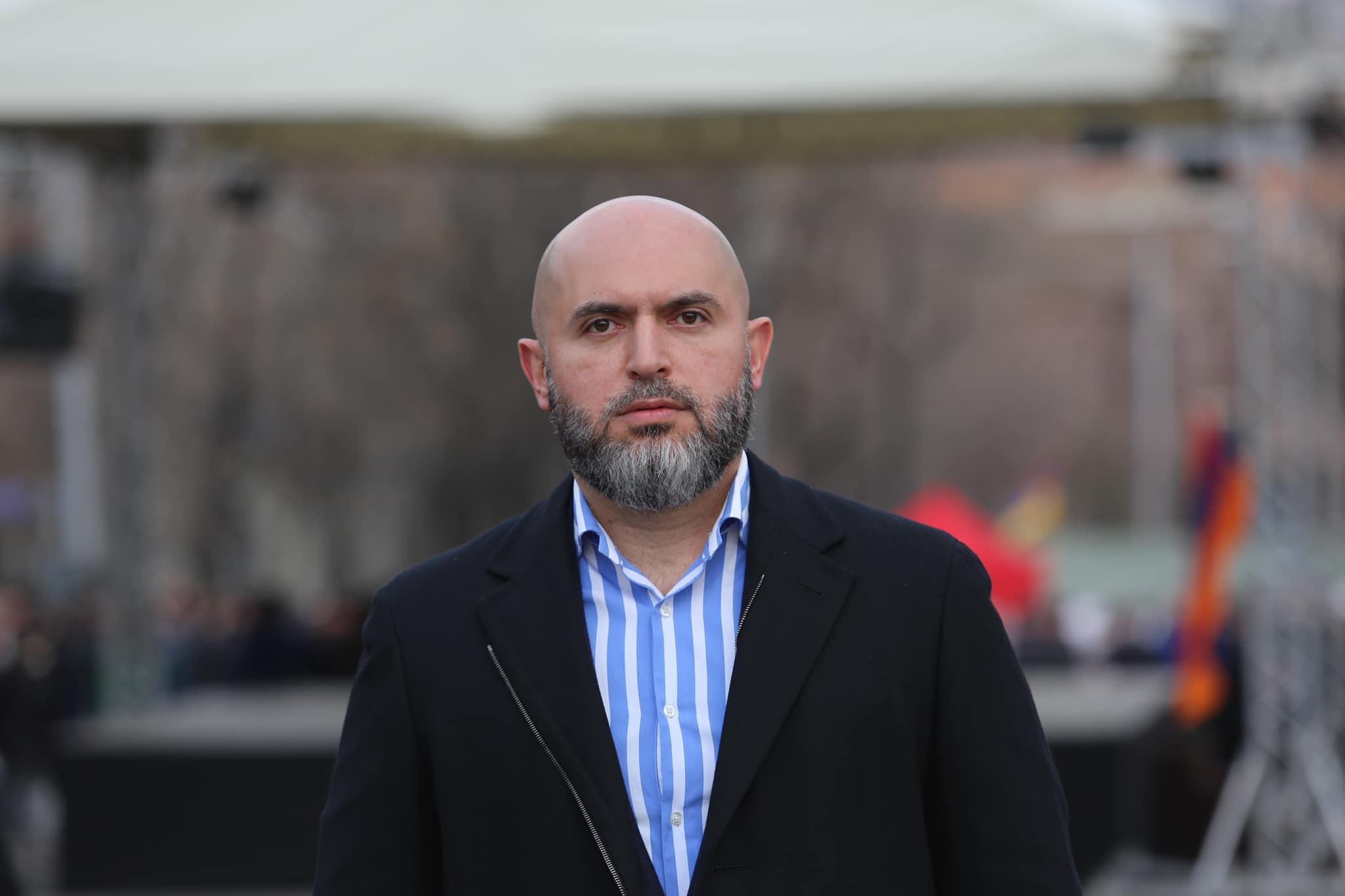 Քննչական մարմինը Արմեն Աշոտյանի կալանքը երկու ամսով երկարացնելու միջնորդություն է ներկայացրել 