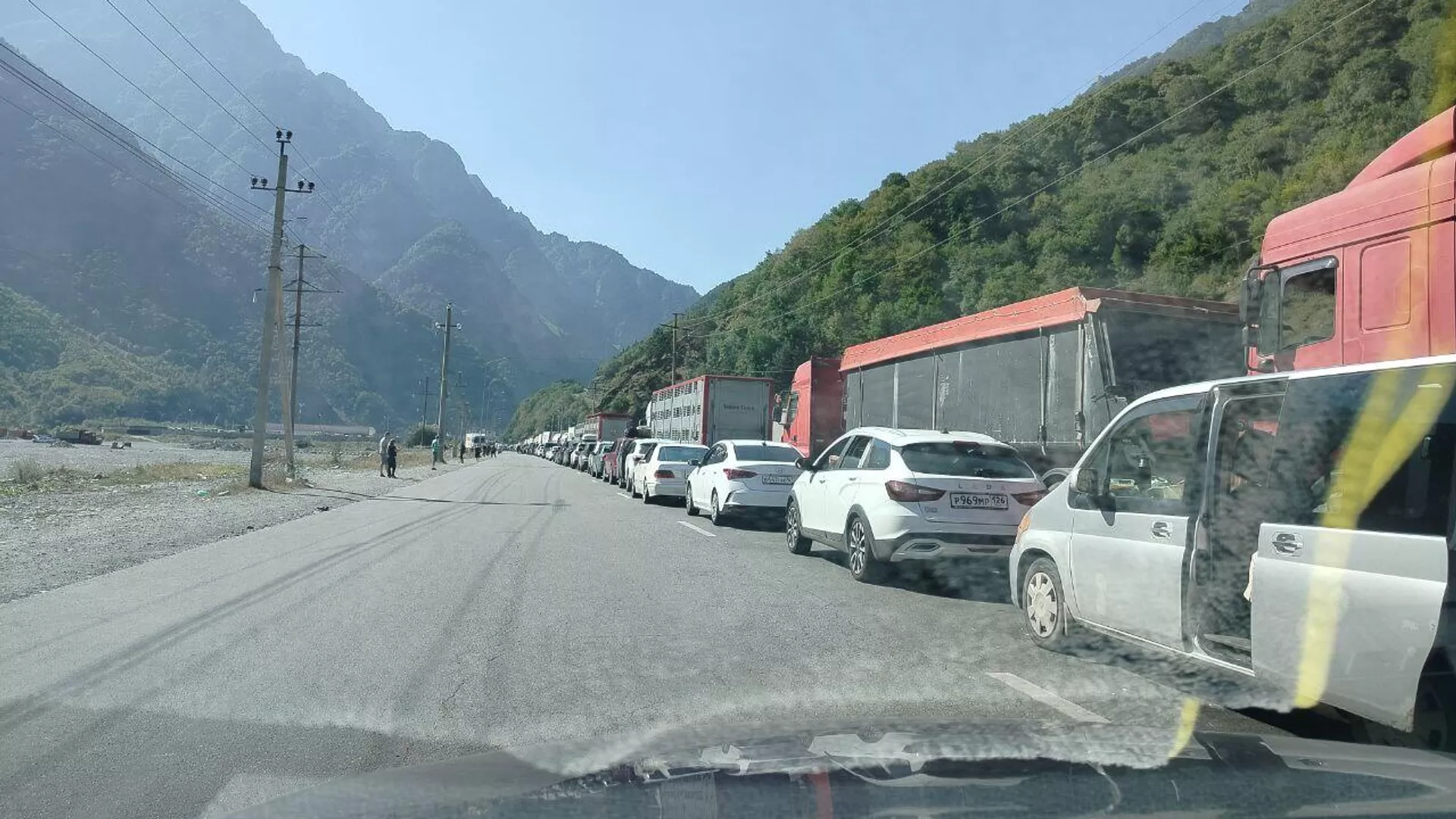Վերին Լարս տանող ճանապարհը մի քանի ժամով փակվել է բեռնատարների համար