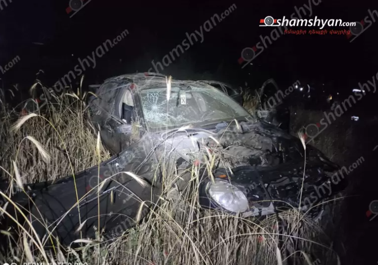 Մարտունի-Վարդենիս ավտոճանապարհին «Mercedes»-ը մի քանի պտույտ գլորվելով հայտնվել է դաշտում․ կա զnհ և վիրավnրներ