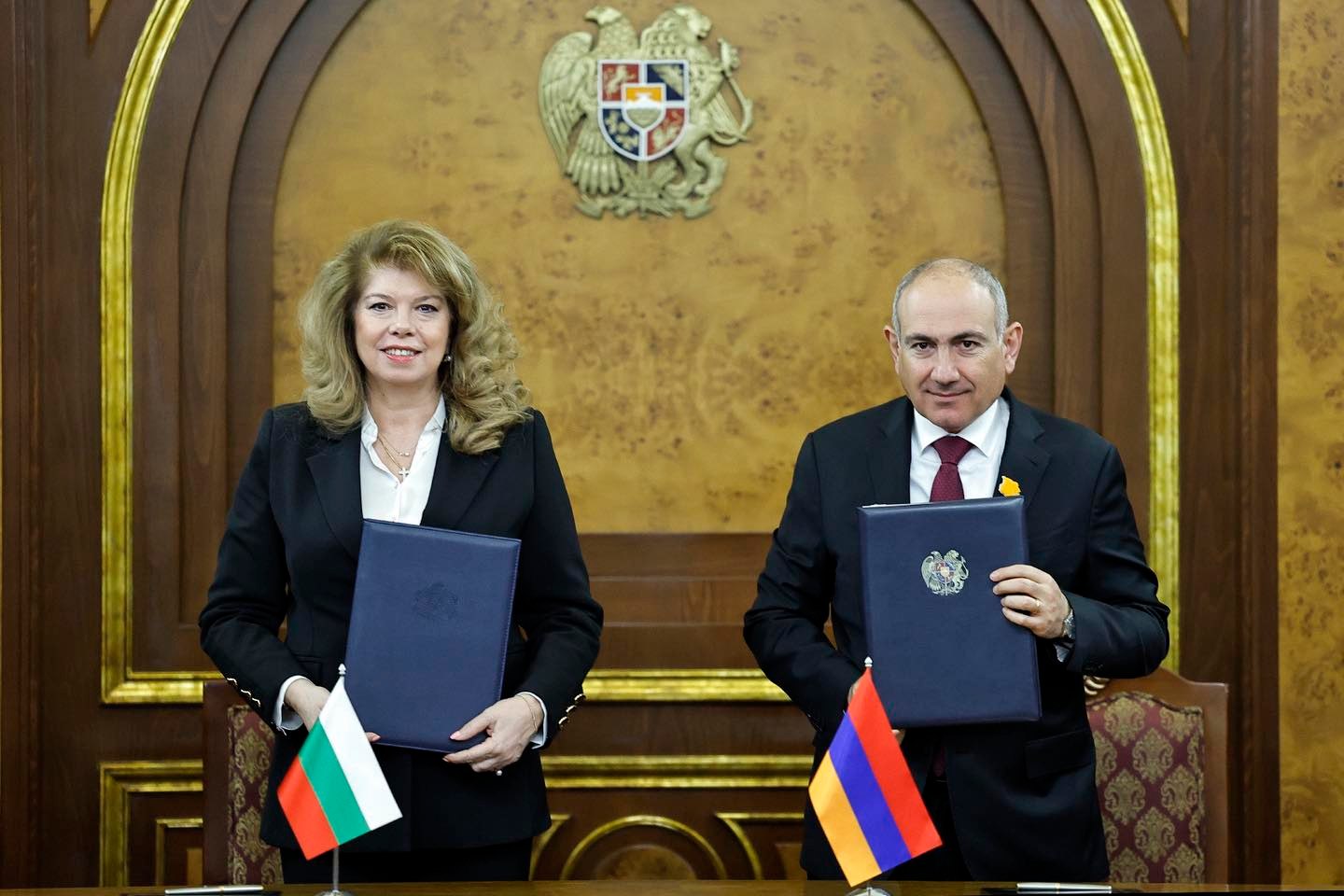 Փաշինյանը Բուլղարիայի նախագահի հետ ստորագրել է ռազմավարական գործընկերության մասին համատեղ հռչակագիր