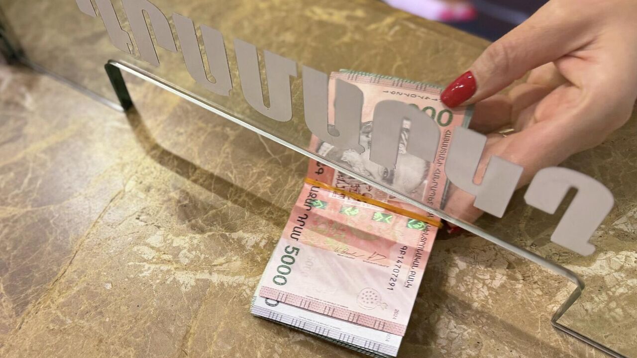 ՀՀ դրամը դոլարի նկատմամբ ավելի է արժևորվել, քան ռուբլու կամ եվրոյի դեպքում. ԿԲ փոխնախագահ