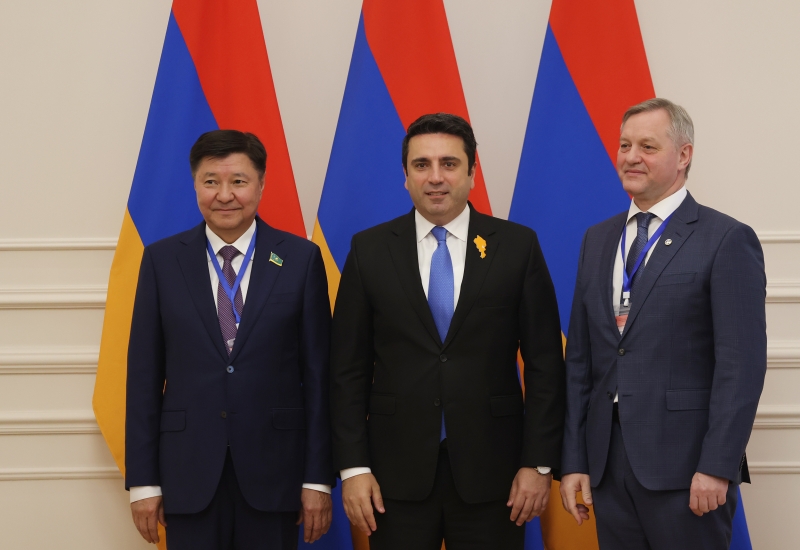 Ալեն Սիմոնյանը ընդունել է ԱՊՀ դիտորդական առաքելության պատվիրակությանը
