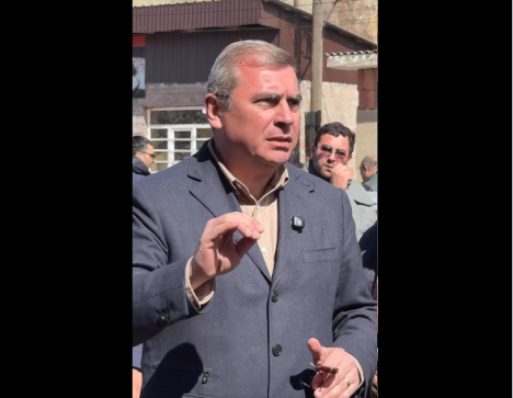  Գեղհովիտի բնակչի մտահոգություններին պատասխանել են Արման Թաթոյանն ու Դավիթ Անանյանը