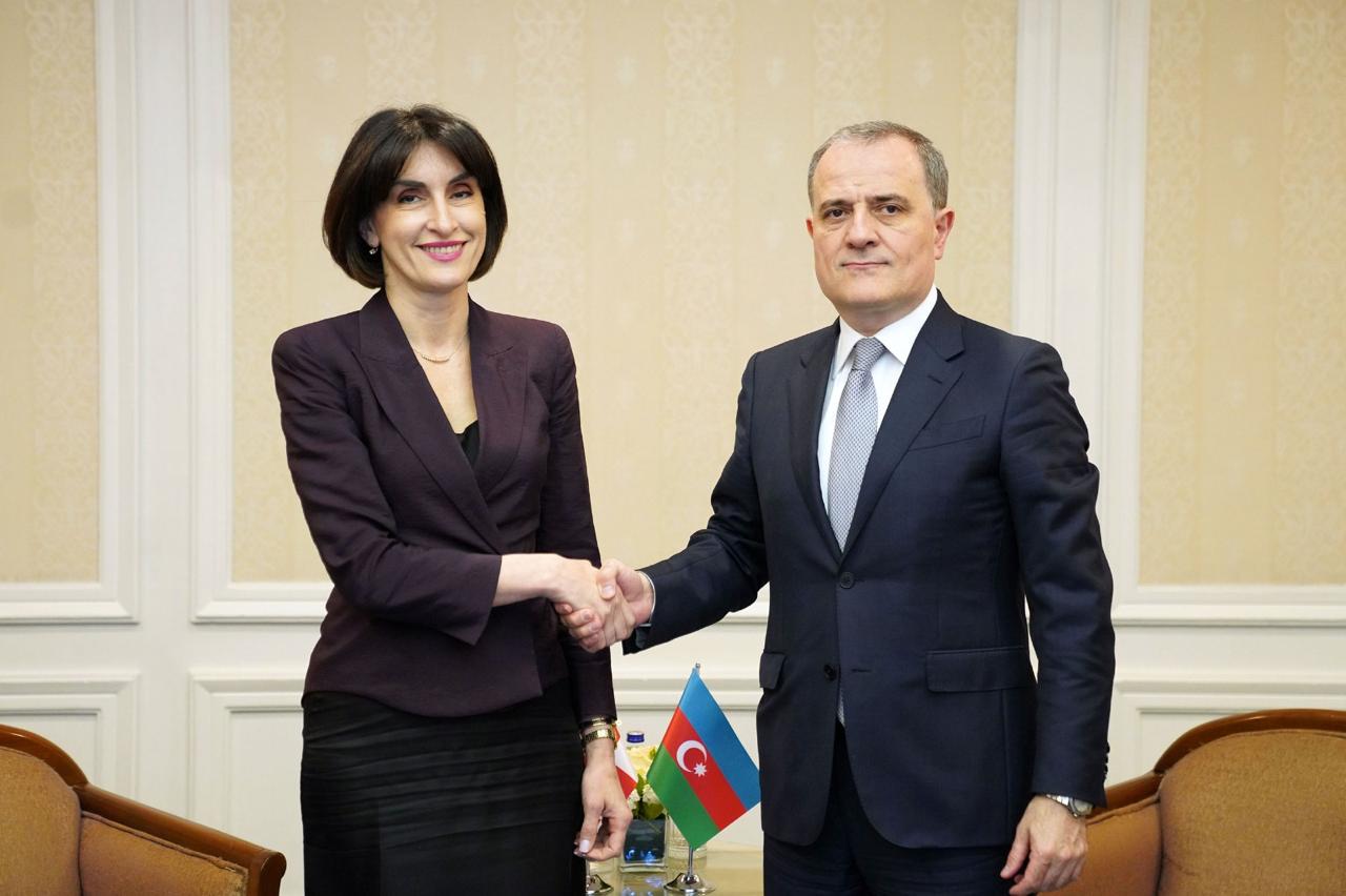 Ստամբուլում հանդիպել են Վրաստանի և Ադրբեջանի արտգործնախարարները. ուշադրության կենտրոնում է եղել «Միջին միջանցքը»