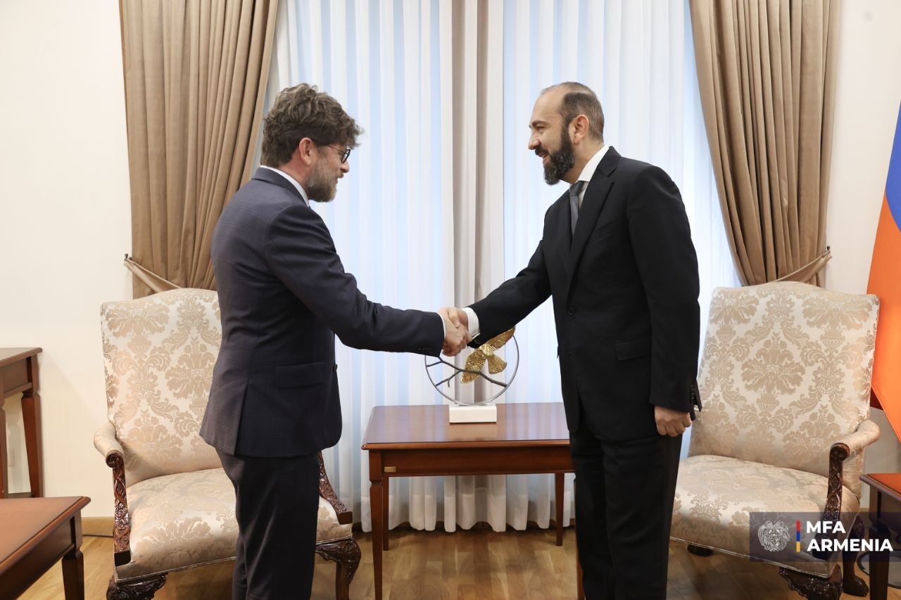 Արարատ Միրզոյանն ընդունել է Հայաստանում Ֆրանսիայի դեսպան Օլիվիե Դըկոտինյիին