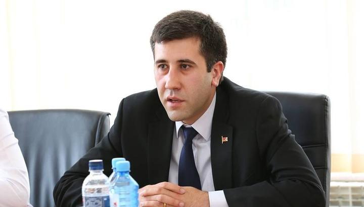 Իրավապաշտպան Ռուբեն Մելիքյանին հեռացրել են ԵՊՀ–ից