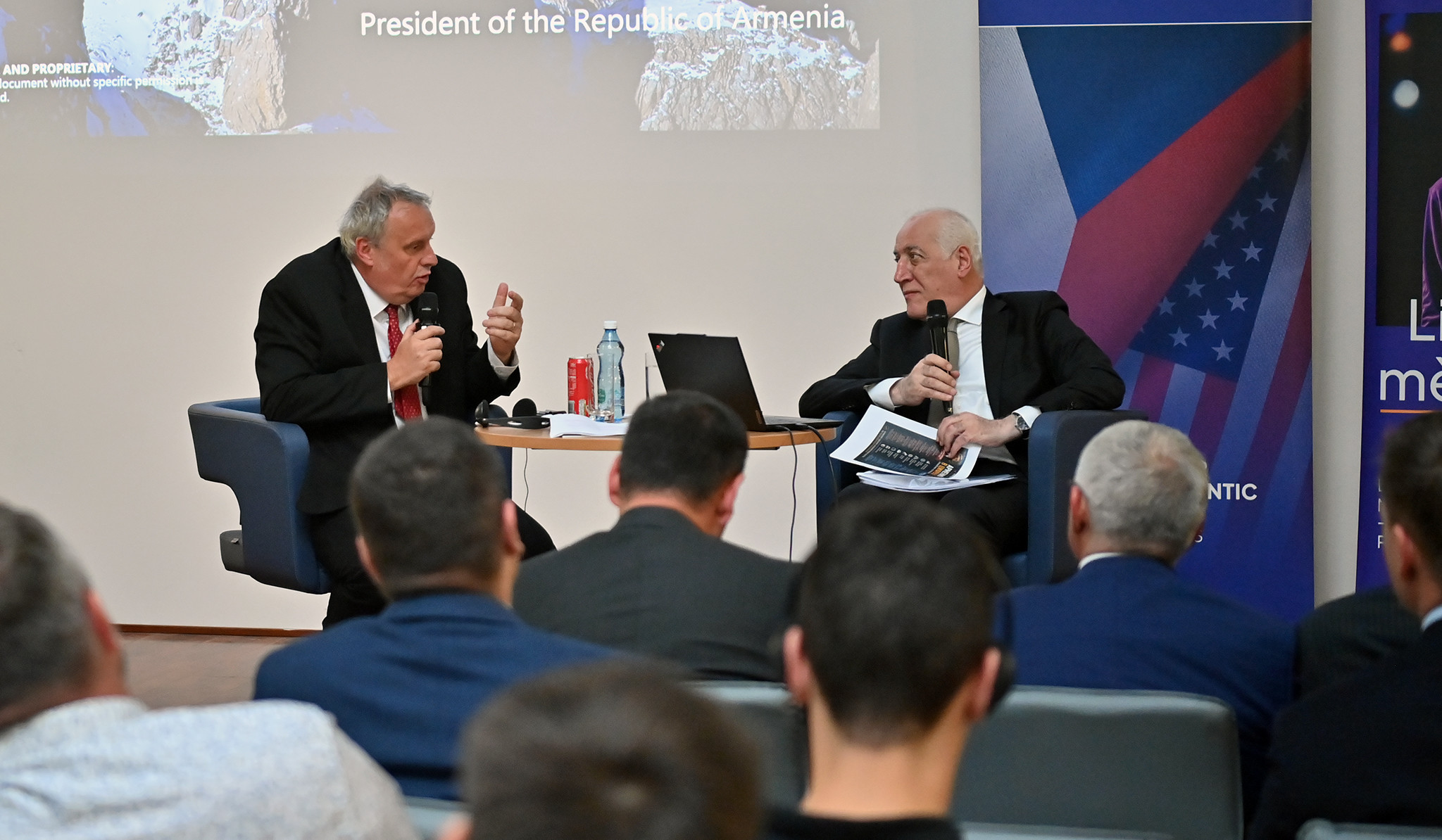 Վահագն Խաչատուրյանը բանախոսությամբ է հանդես եկել Պրահայի ՑԵՎՌՈ համալսարանում