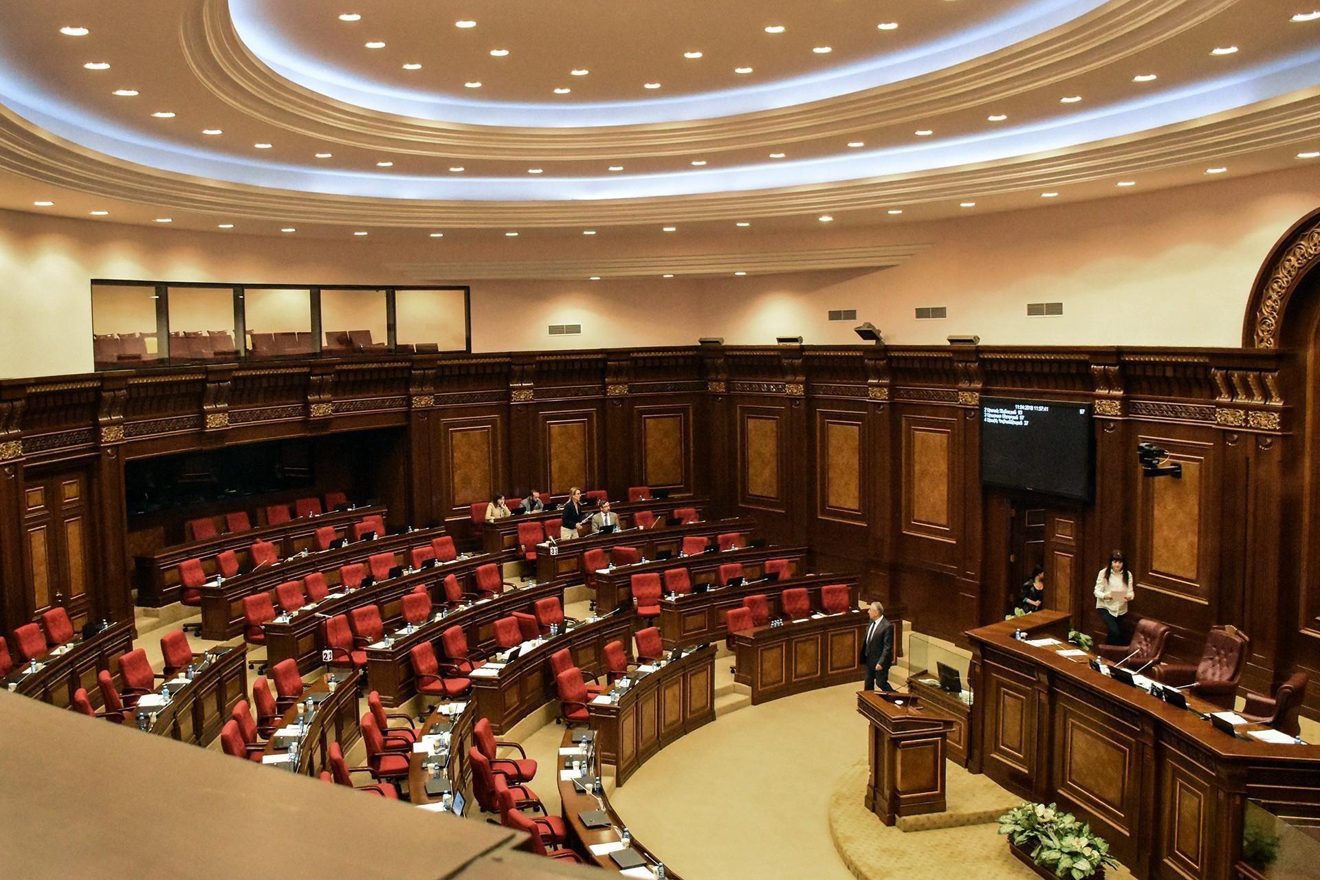 Աժ-ում իրավիճակը թեժացել է