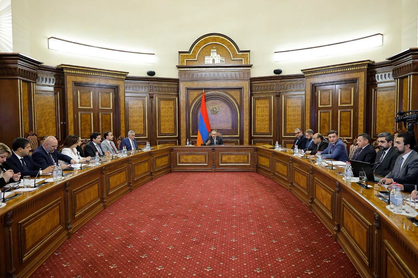 ՀՀ վարչապետի գլխավորությամբ քննարկվել է Երևանում և Գյումրիում Կառավարության ներդրումային առաջնահերթությունների պլանը