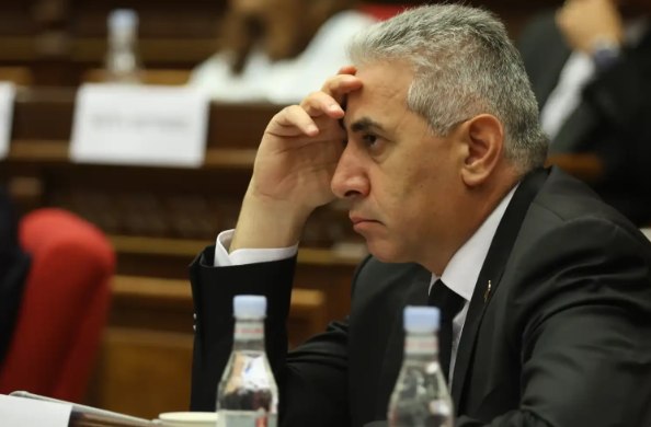 Էդգար Ղազարյանը «սրիկայաբար» արտահայտությամբ ո՞ւմ և ինչպե՞ս է վիրավորել. Արսեն Բաբայան