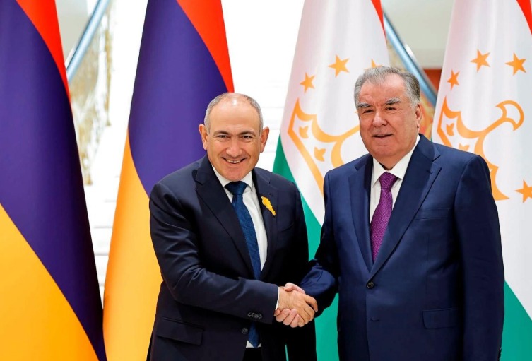 Բիշքեկում ընթանում է Հայաստանի վարչապետի և Տաջիկստանի նախագահի հանդիպումը