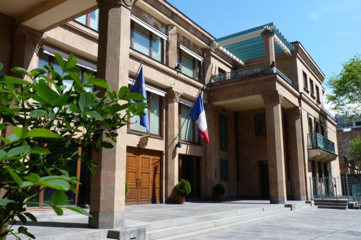 Պարզվել է Ֆրանսիայի Ազգային տոնի կապակցությամբ կազմակերպված միջոցառման ընթացքում հյուրերի սննդային թունավորման պատճառը