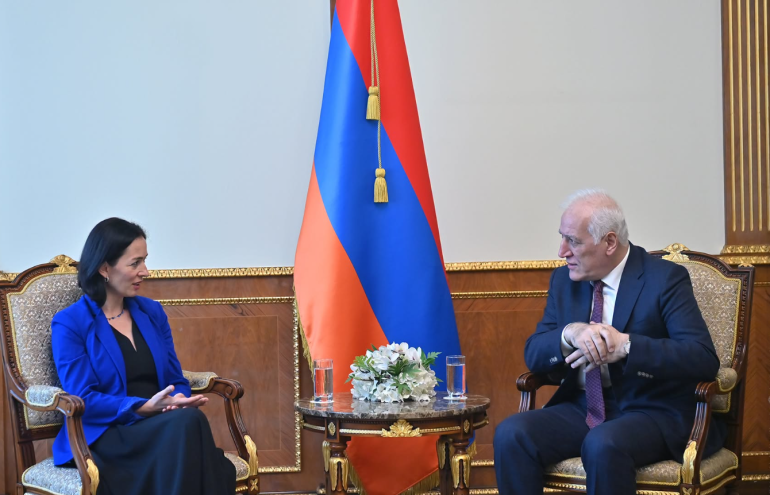 Երբ հարց է հնչում, թե ո՞րն է Հայաստանի ապագան, պատասխանը միանշանակ է՝ Հայաստանի ապագան կրթված մարդիկ են. Խաչատուրյանը՝ ԿԳՄՍ նախարարին